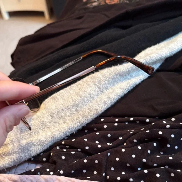 Stylish Aviator Sunglasses with Brown Lenses - Picture 3 of 4